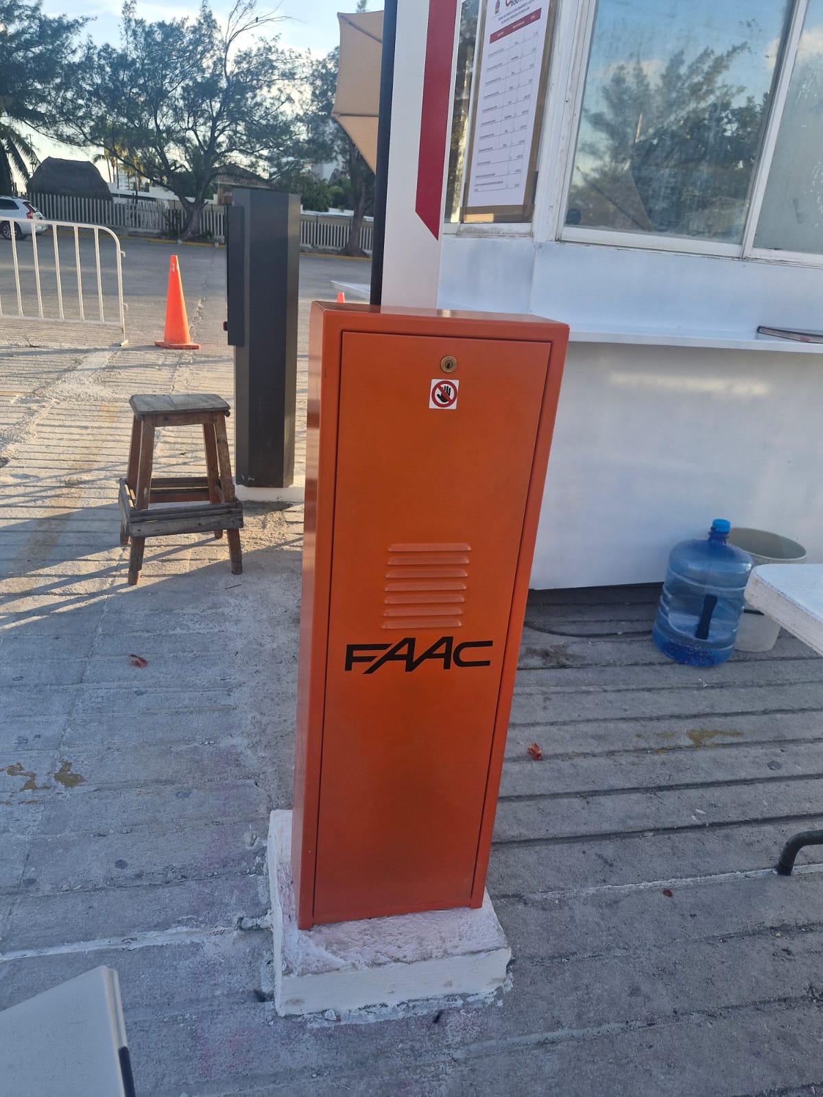 Barrera automática de estacionamiento